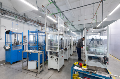 Macchine per la produzione di componenti e semilavorati in oro Macchine per la produzione di componenti e semilavorati in oro